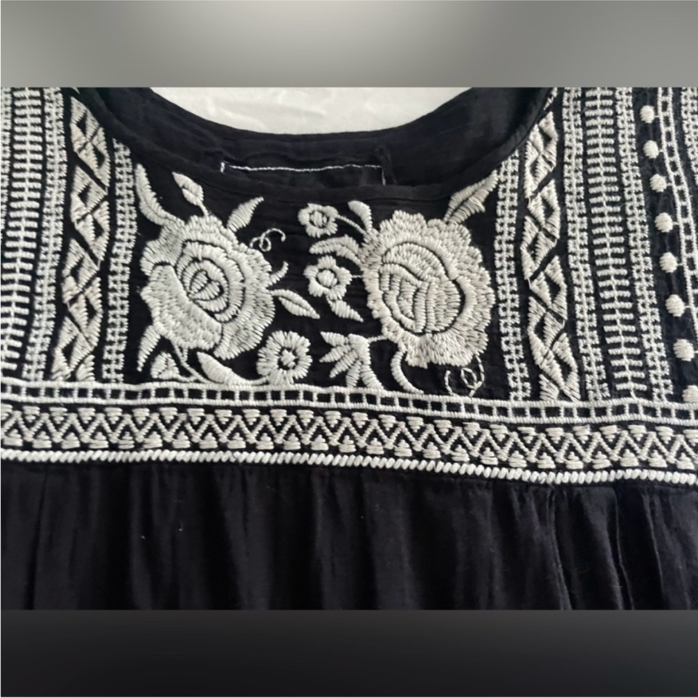 Johnny Was Embroidered Dress - Excellent Condition - Medium - Picture 3 of 7